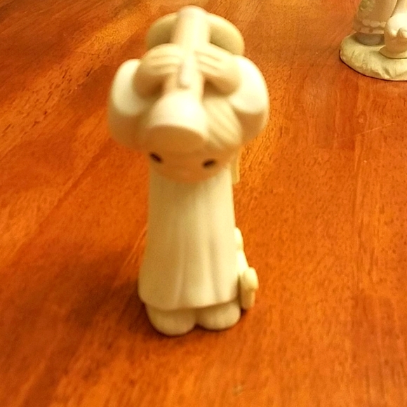 1981 Precious Moments Figurine Heavenly Light